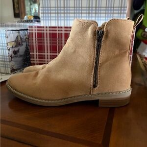 Universal Thread Tan Ankle Boots